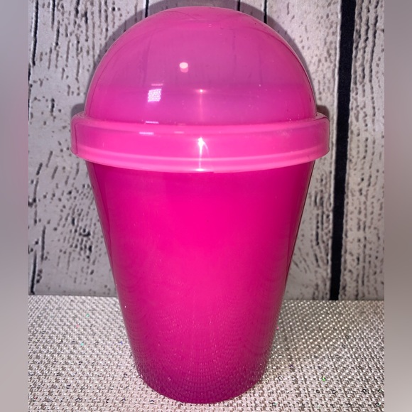 🆕 DW Home Raspberry Açaí Smoothie Candle - Picture 3 of 9